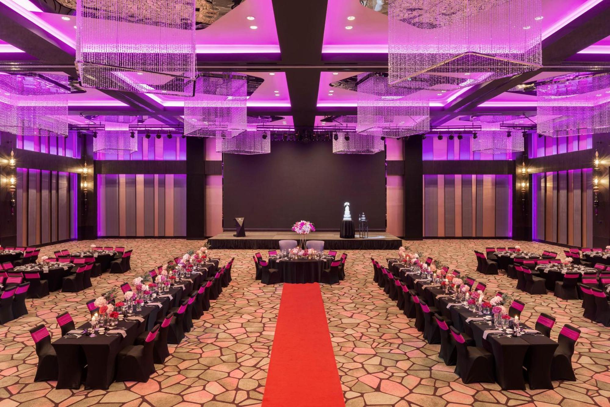 W Kuala Lumpur Hotel Bagian luar foto