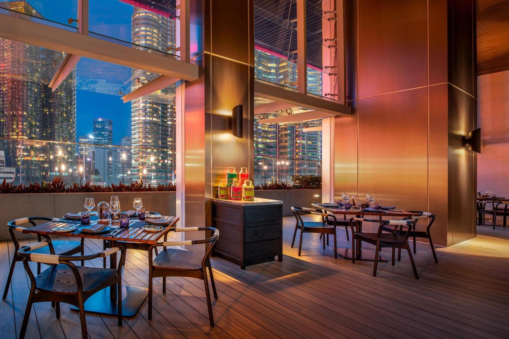 W Kuala Lumpur Hotel Bagian luar foto